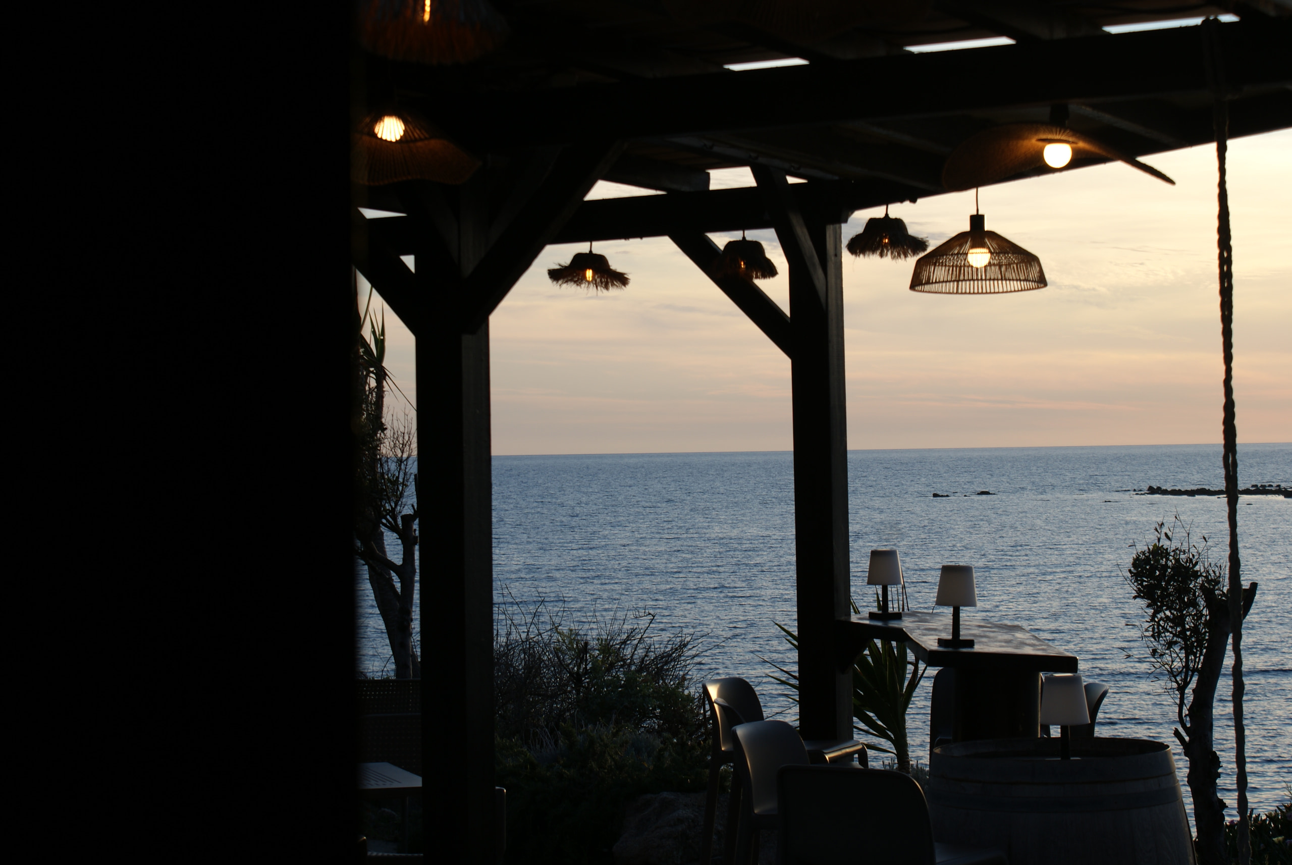 Le bar au crépuscule